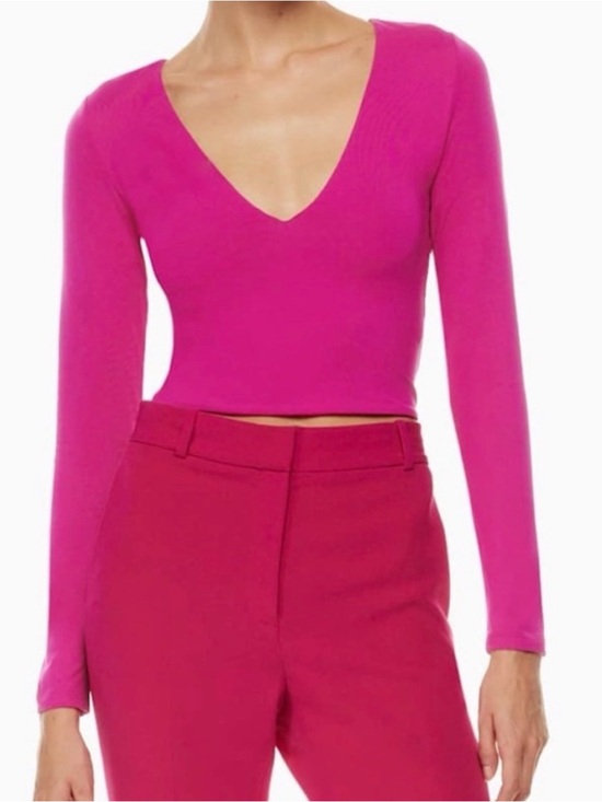 Aritzia Tops - Aritzia V-Neck Long Sleeve Crop Top - Bright Pink